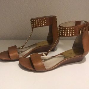 Micheal Kors Tan Sandals w/ Gold Studs